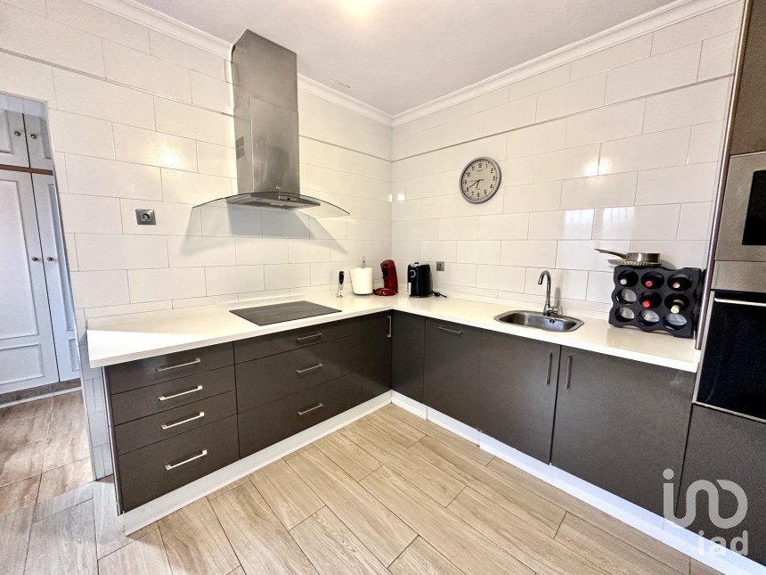 Lodge 5 bedrooms of 213 m² in Lepe (21440)