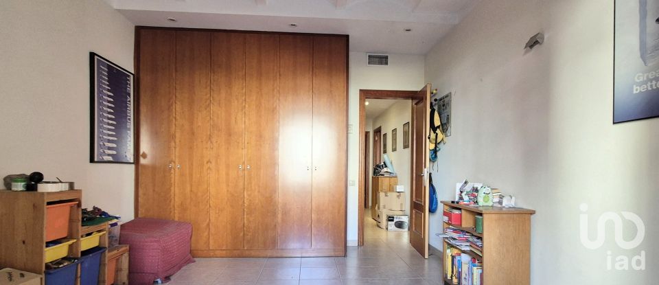 Pis 5 habitacions de 179 m² a Barcelona (08011)