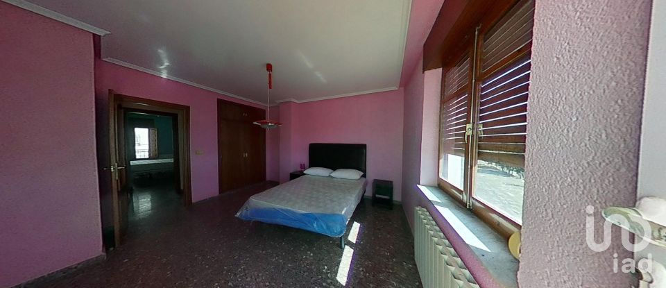 Gîte 5 chambres de 324 m² à Onil (03430)