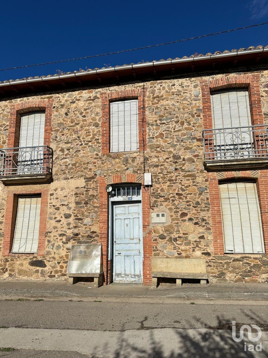 Casa de pueblo 5 habitaciones de 955 m² en Villarrodrigo de Ordas (24276)