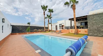 House 5 bedrooms of 180 m² in Playa Blanca (35580)