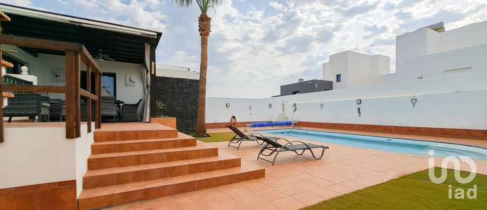 Maison 5 chambres de 180 m² à Playa Blanca (35580)