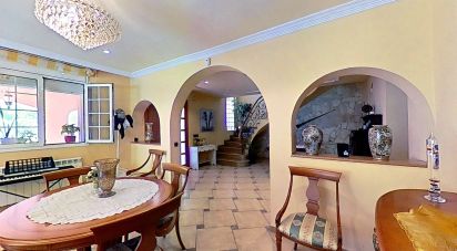 Lodge 5 bedrooms of 509 m² in Valls (43800)