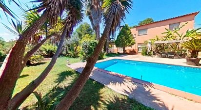 Lodge 5 bedrooms of 509 m² in Valls (43800)