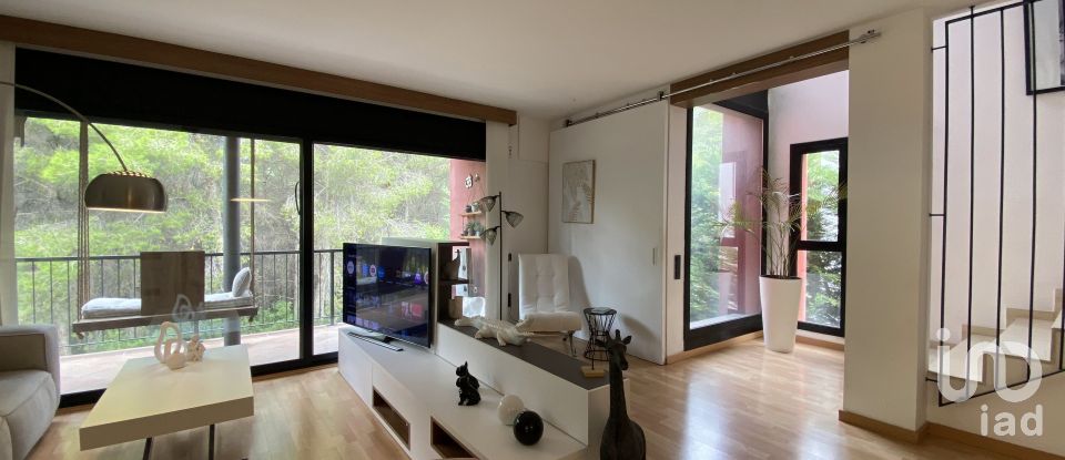 Casa 5 habitacions de 389 m² a El Papiol (08754)