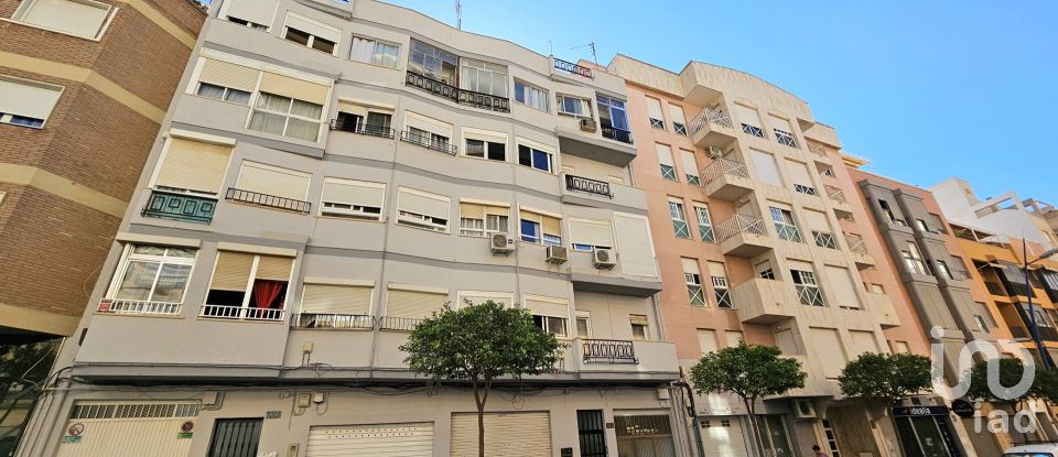 Pis 2 habitacions de 69 m² a Almería (04003)