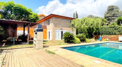 Châlet 8 chambres de 440 m² à Cabrera de Mar (08349)