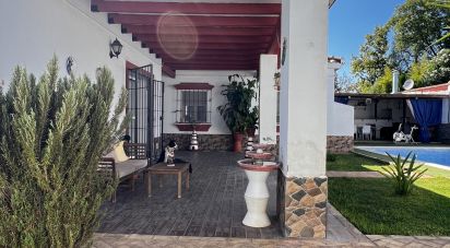 Cottage 4 bedrooms of 238 m² in Espartinas (41807)