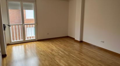 Pis 3 habitacions de 92 m² a León (24006)