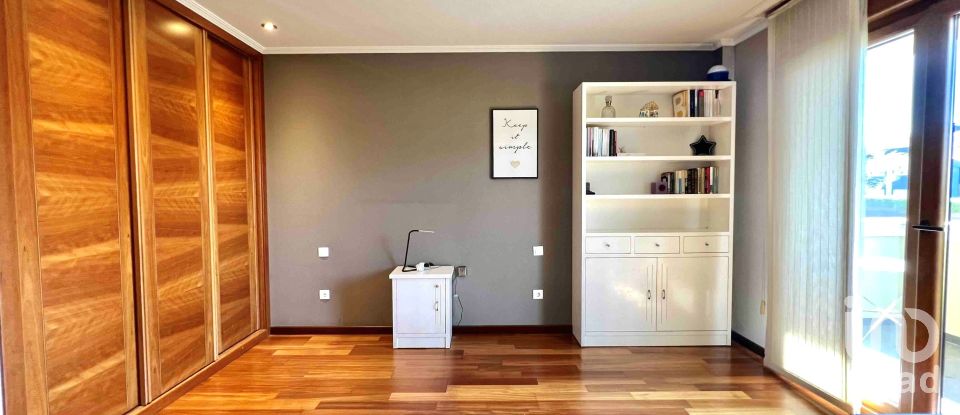 Casa 6 habitacions de 457 m² a Porto de Santa Cruz (15179)