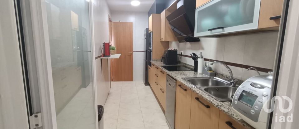 Pis 3 habitacions de 90 m² a Les Roquetes (08812)