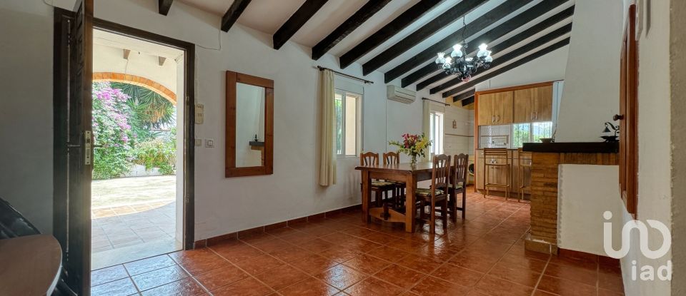 Country house 6 bedrooms of 212 m² in Nucleo La Xara (03709)