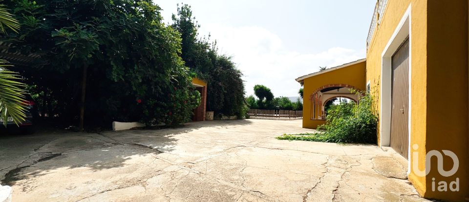 Country house 6 bedrooms of 212 m² in Nucleo La Xara (03709)