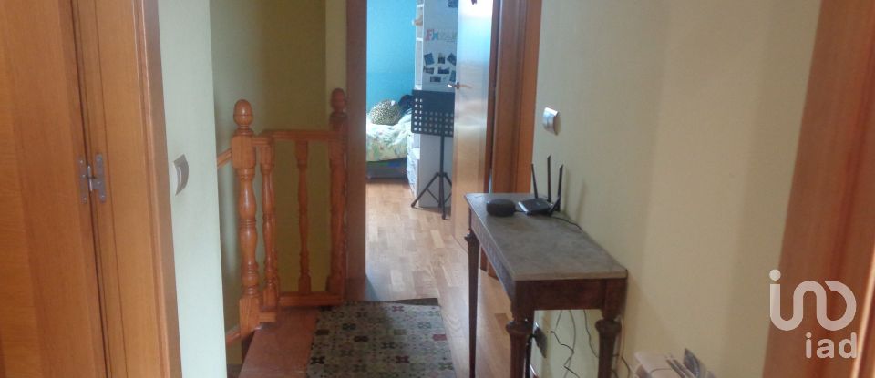 Pis 3 habitacions de 90 m² a Villaquilambre (24193)