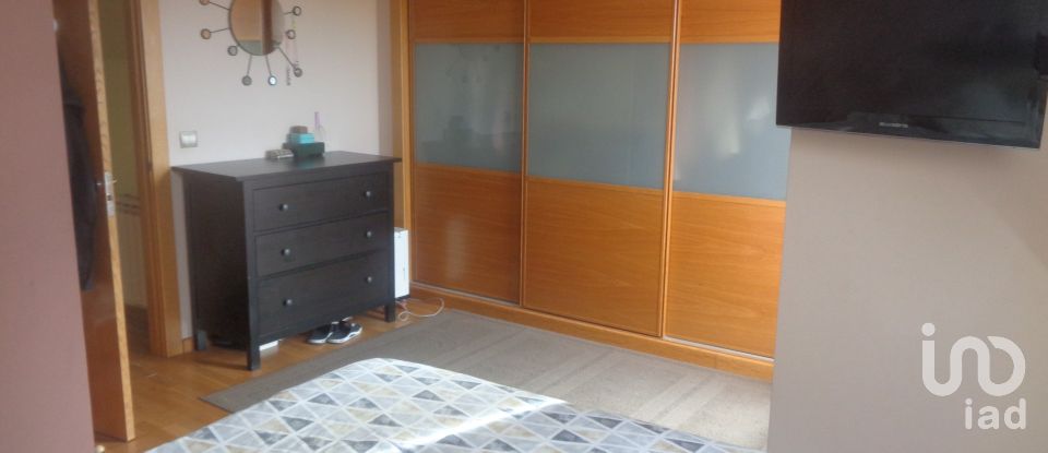 Pis 3 habitacions de 90 m² a Villaquilambre (24193)