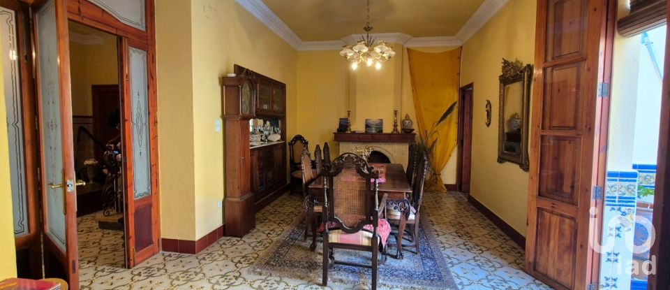 Town house 8 bedrooms of 334 m² in Sanet y Negrals (03769)