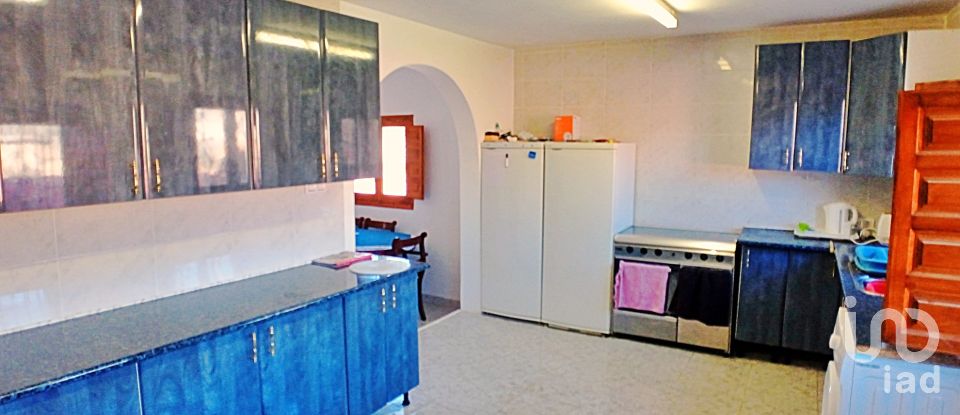 Gîte 3 chambres de 223 m² à Oria (04810)