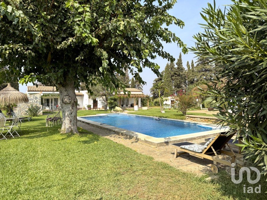 Block of flats in Conil de la Frontera (11140) of 943 m²