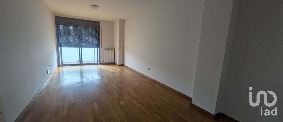 Pis 3 habitacions de 95 m² a Balaguer (25600)