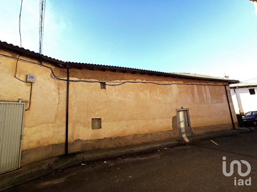 House 4 bedrooms of 200 m² in Villaturiel (24226)