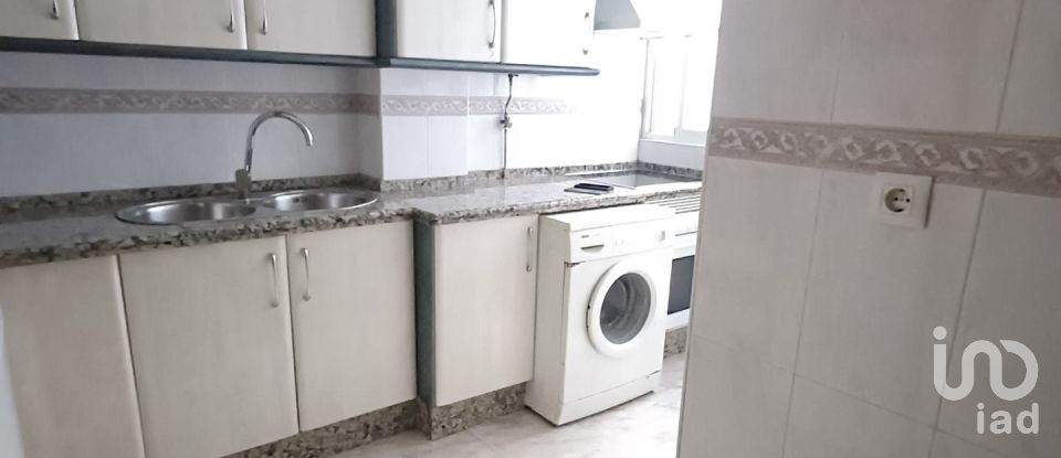 Pis 3 habitacions de 76 m² a Sevilla (41009)