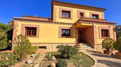 Cottage 6 bedrooms of 554 m² in Boadilla del Monte (28660)