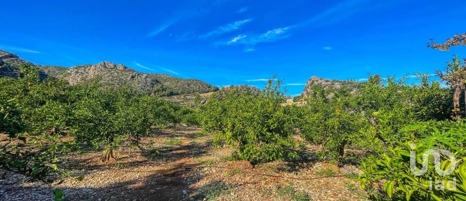 Terreno de 2.466 m² en Pego (03780)