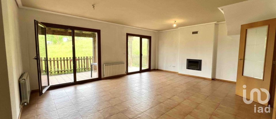 House 3 bedrooms of 206 m² in Perbes (15608)