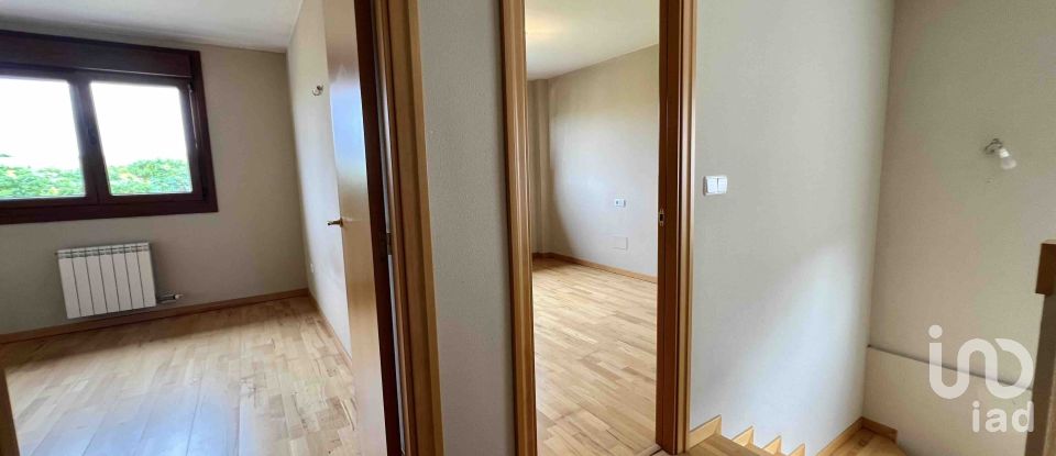 Casa 3 habitacions de 206 m² a Perbes (15608)