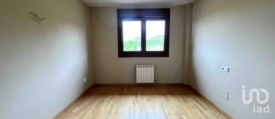 Casa 3 habitacions de 206 m² a Perbes (15608)