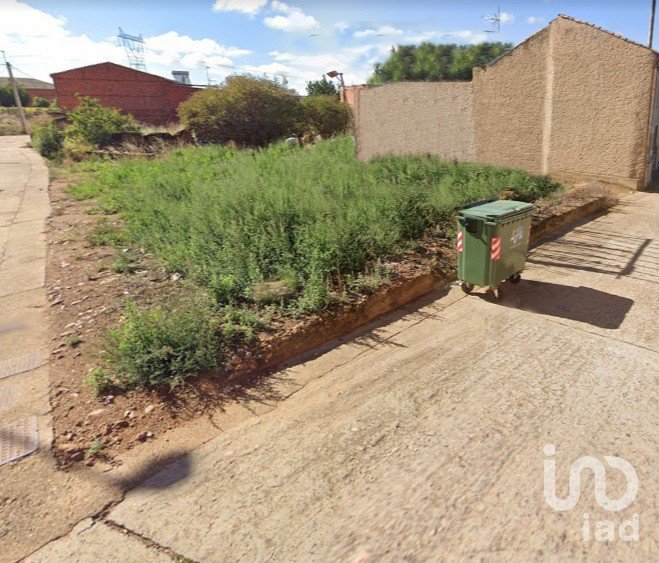 Building land of 196 m² in San Martin del Camino (24393)