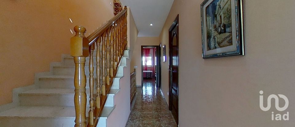 House 4 bedrooms of 270 m² in Cubelles (08880)