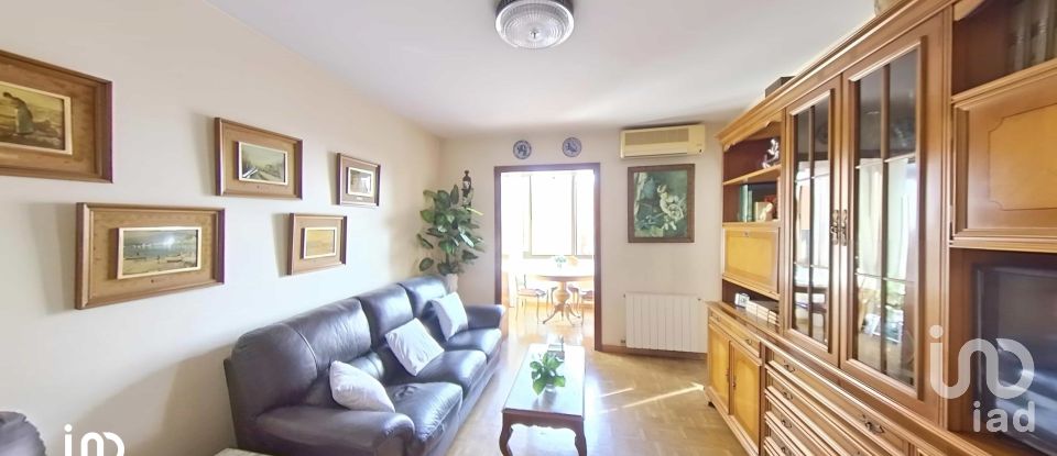 Pis 3 habitacions de 65 m² a Barcelona (08026)