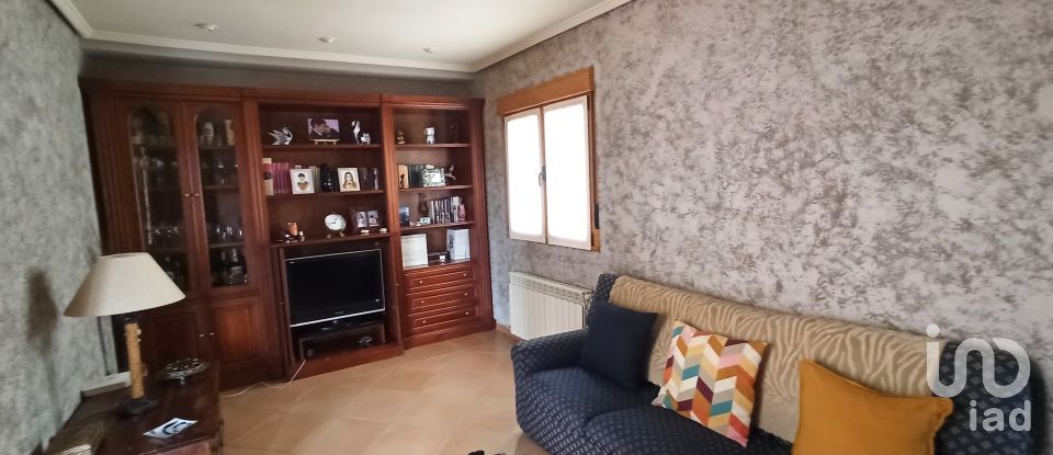 Pis 4 habitacions de 165 m² a León (24003)