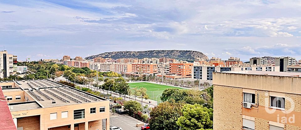 Pis 4 habitacions de 95 m² a Alicante/Alacant (03014)