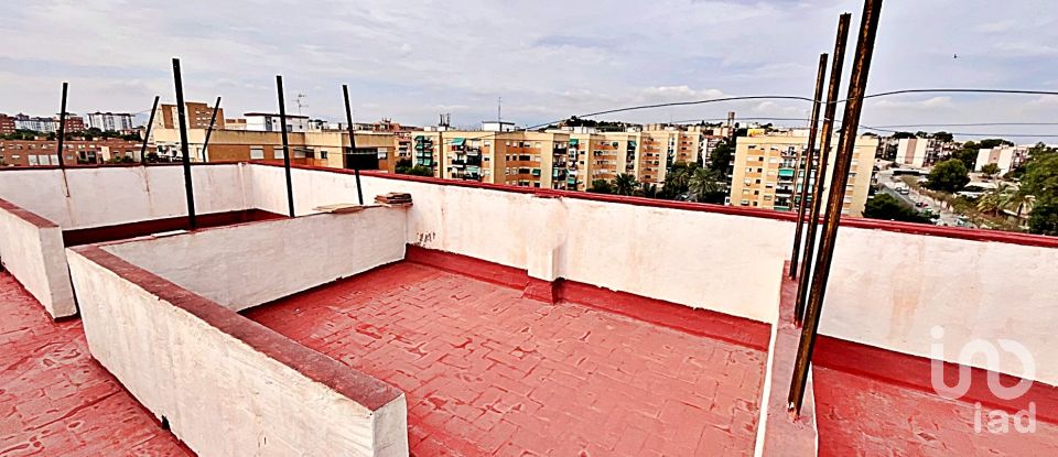 Pis 4 habitacions de 95 m² a Alicante/Alacant (03014)