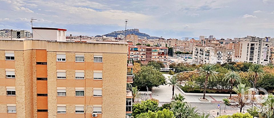 Pis 4 habitacions de 95 m² a Alicante/Alacant (03014)