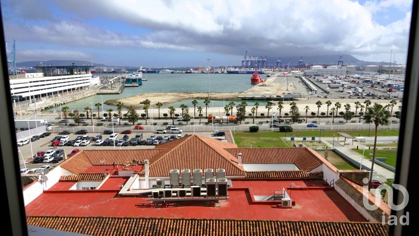 Pis 4 habitacions de 152 m² a Algeciras (11207)