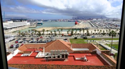 Apartment 4 bedrooms of 152 m² in Algeciras (11207)