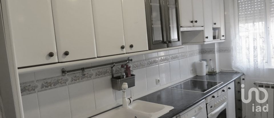 Pis 2 habitacions de 61 m² a Navatejera (24193)