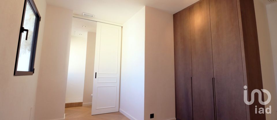 Apartment 4 bedrooms of 185 m² in Barcelona (08037)