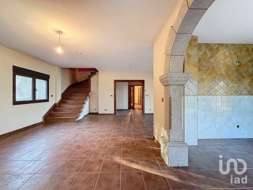 Châlet 4 chambres de 541 m² à Abanqueiro (15938)