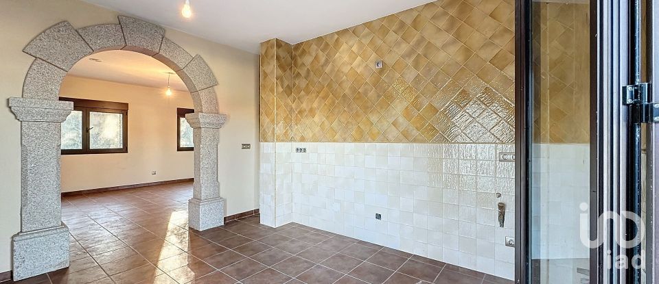 Châlet 4 chambres de 541 m² à Abanqueiro (15938)