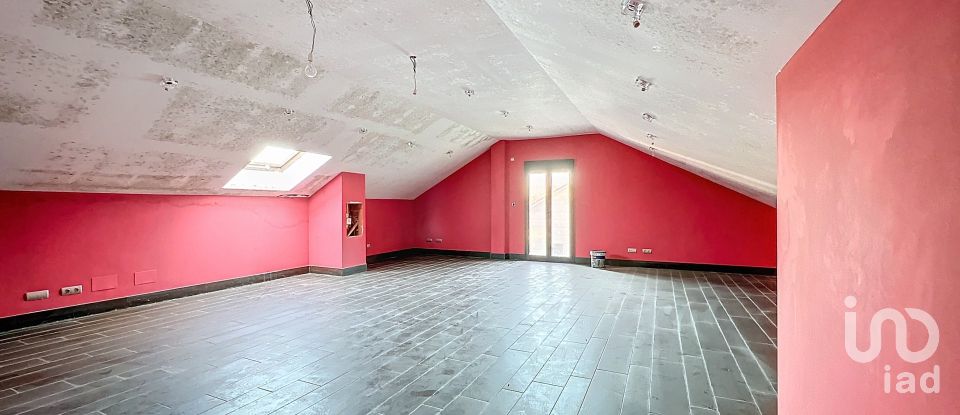 Châlet 4 chambres de 541 m² à Abanqueiro (15938)