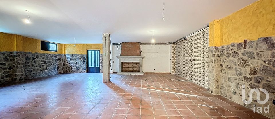 Châlet 4 chambres de 541 m² à Abanqueiro (15938)