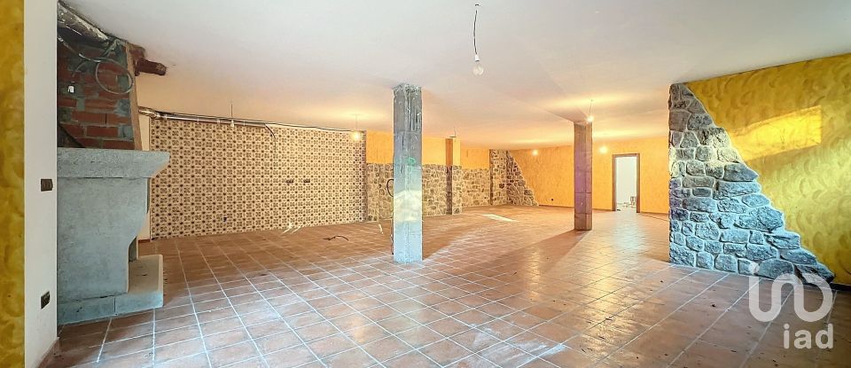 Châlet 4 chambres de 541 m² à Abanqueiro (15938)