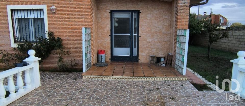 Casa 4 habitacions de 169 m² a Villamañán (24234)