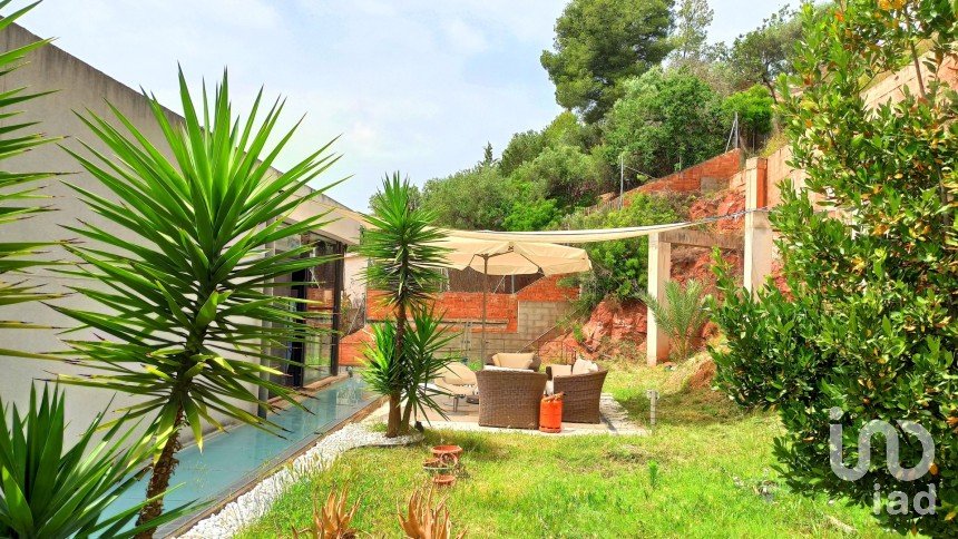 Cottage 4 bedrooms of 393 m² in Cervelló (08758)