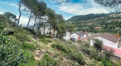 Terreno de 800 m² en Vallirana (08759)