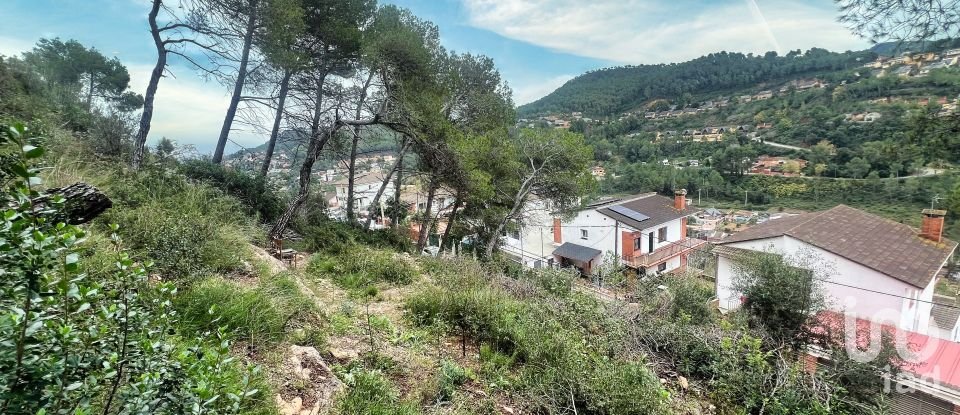 Land of 800 m² in Vallirana (08759)